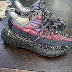 Yeezy inspired. Size 7, fits womens 8. Good shape, I’ll wash before I send.